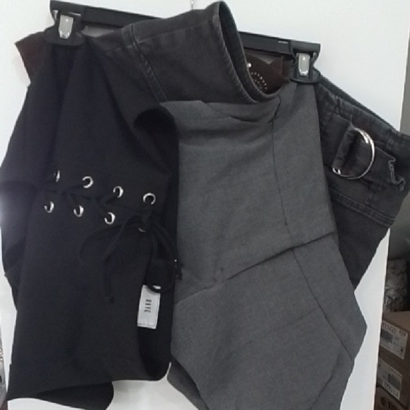 Chic Black and Gray Women's Shorts PRE-OWNED - Picture 1 of 12